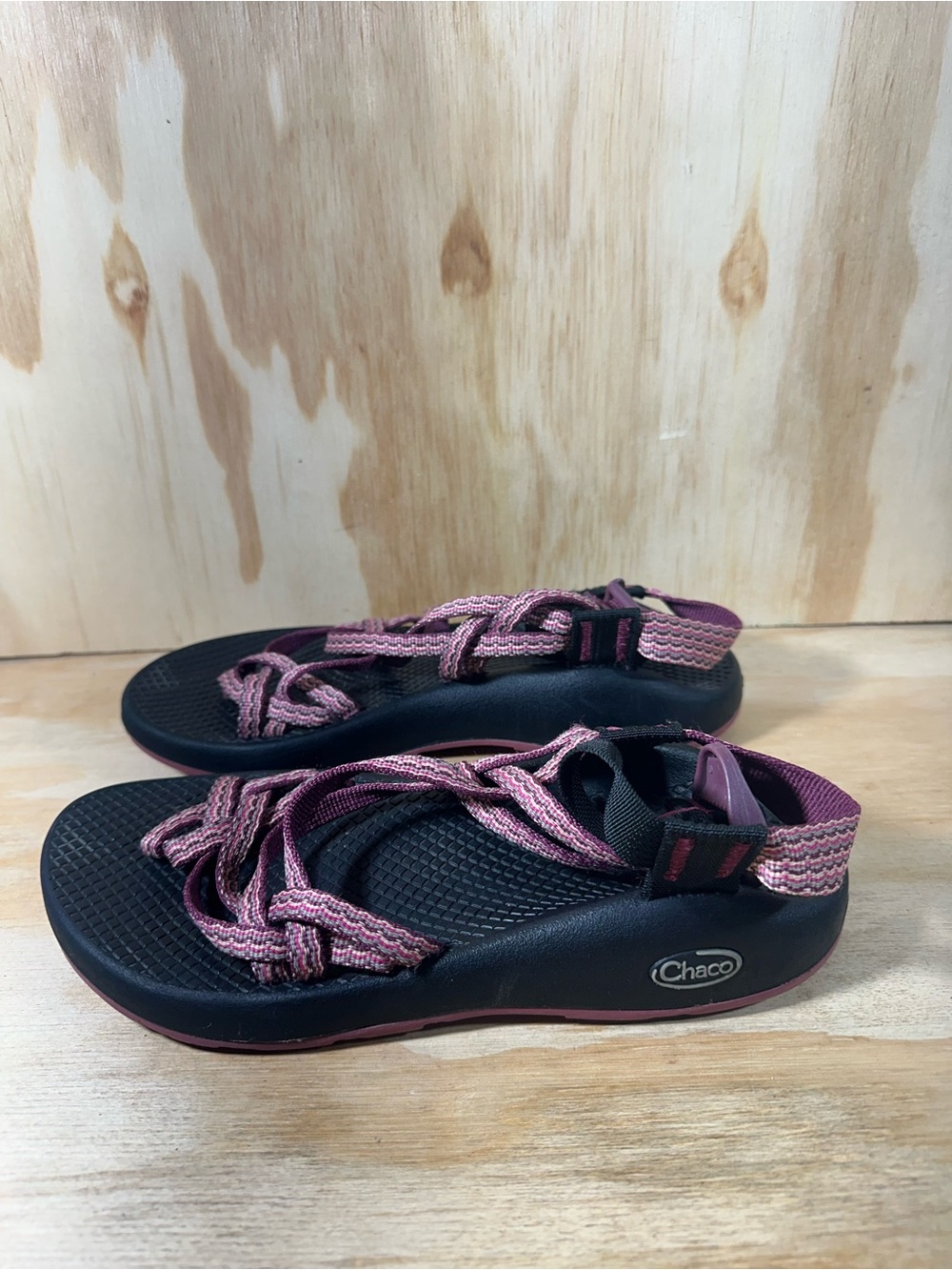 Chaco Pink Strappy Sandals Women’s Size 7